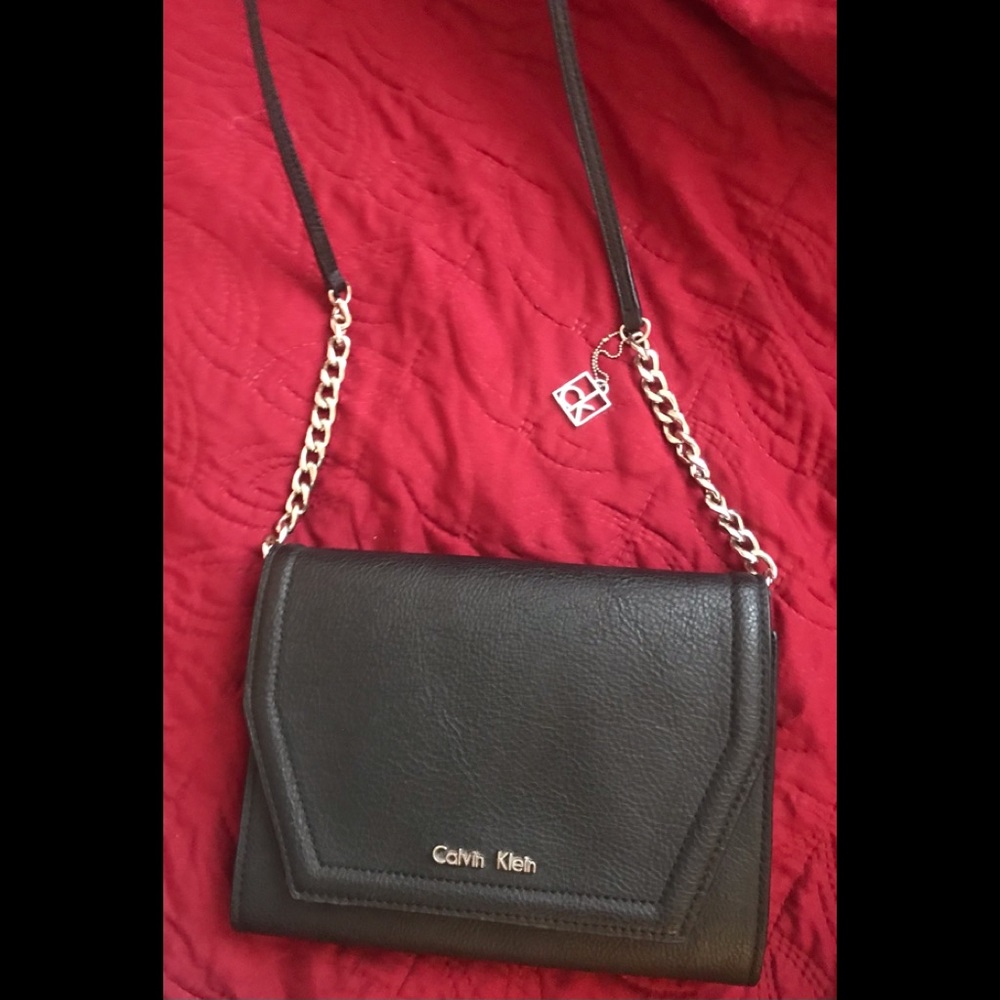 Calvin Klein Bag w removable strap/chain